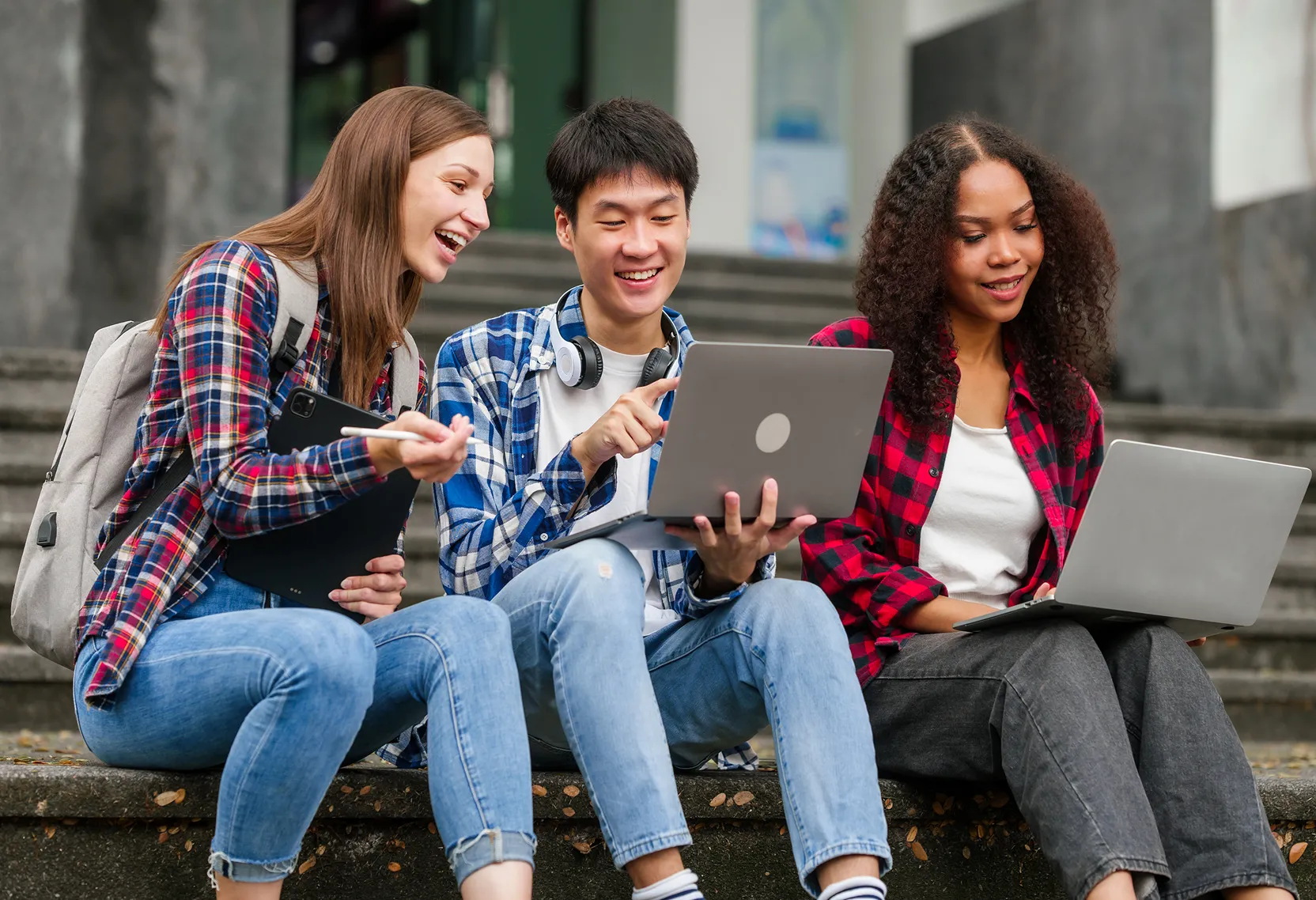Ohanasi community members connecting and learning together